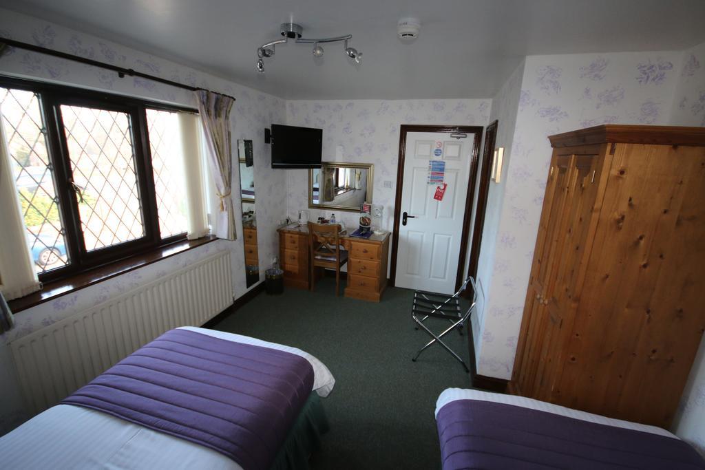 Eagles Guest House Lincoln Bagian luar foto