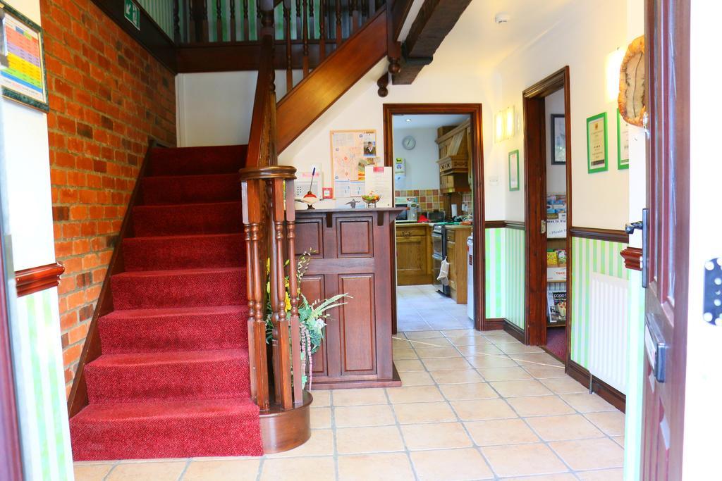Eagles Guest House Lincoln Bagian luar foto