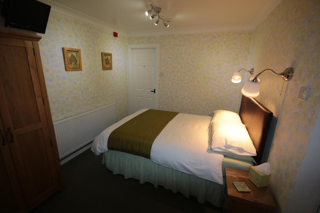 Eagles Guest House Lincoln Bagian luar foto