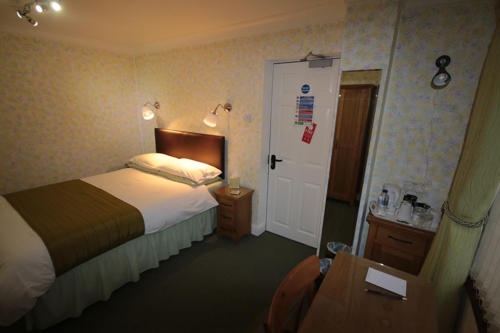 Eagles Guest House Lincoln Bagian luar foto