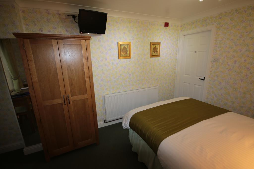 Eagles Guest House Lincoln Bagian luar foto
