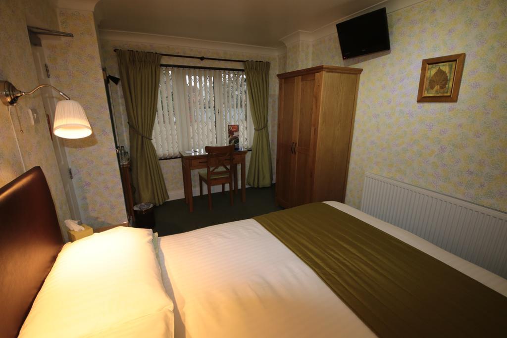 Eagles Guest House Lincoln Bagian luar foto