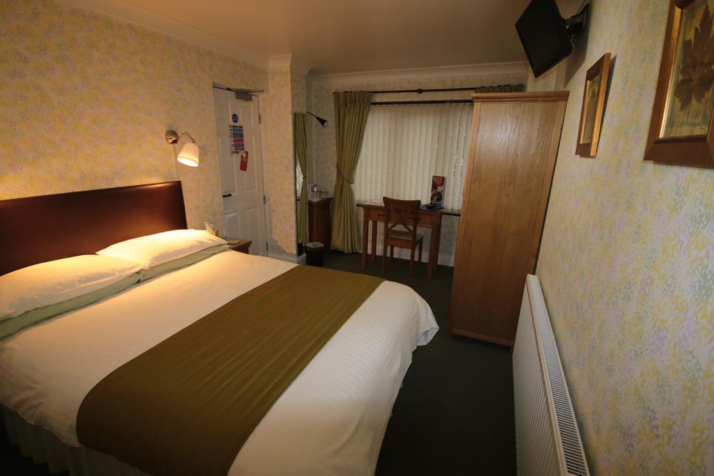Eagles Guest House Lincoln Bagian luar foto