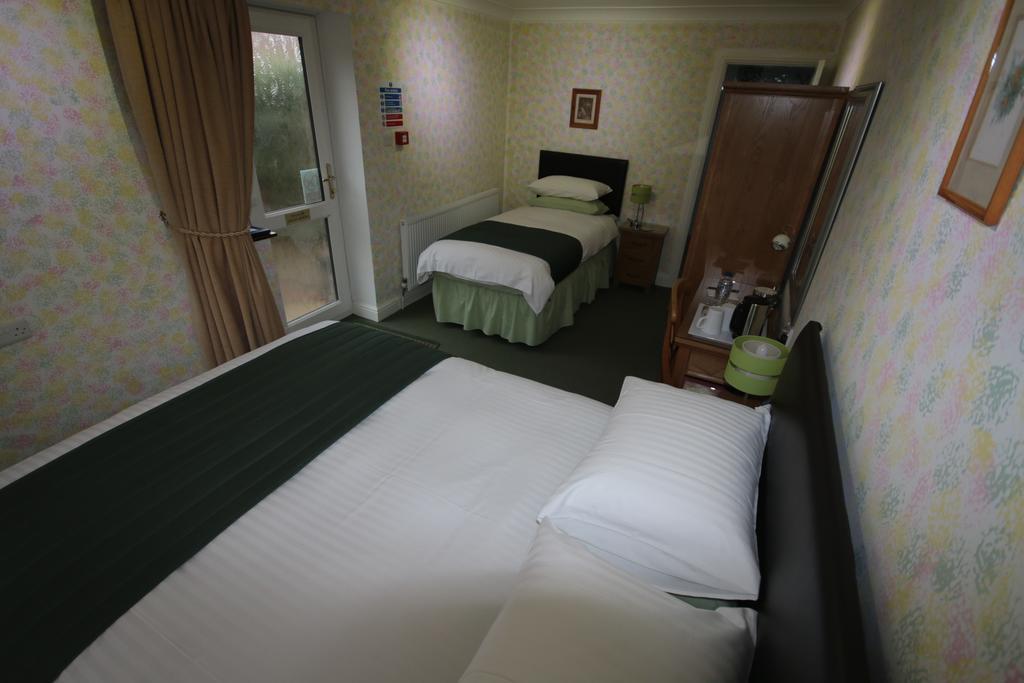 Eagles Guest House Lincoln Bagian luar foto