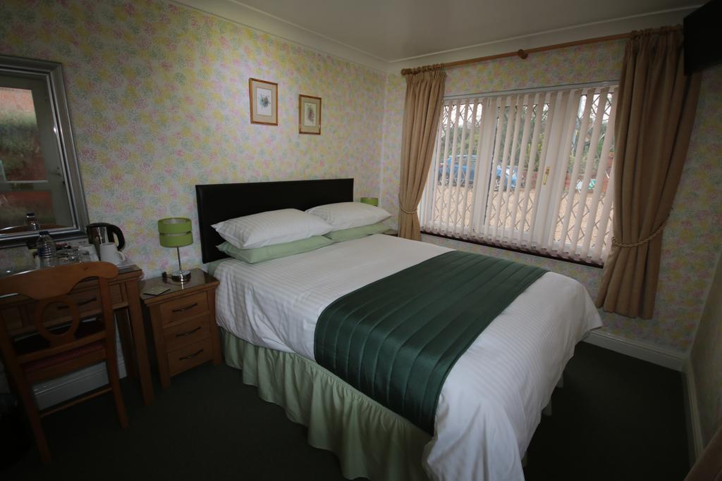 Eagles Guest House Lincoln Bagian luar foto