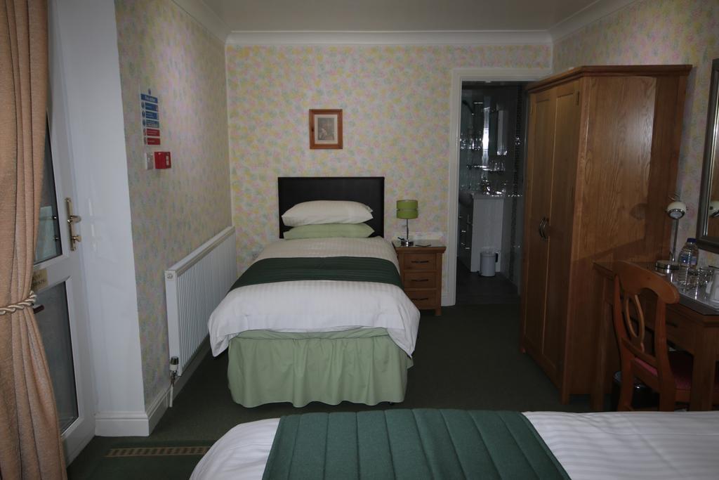 Eagles Guest House Lincoln Bagian luar foto