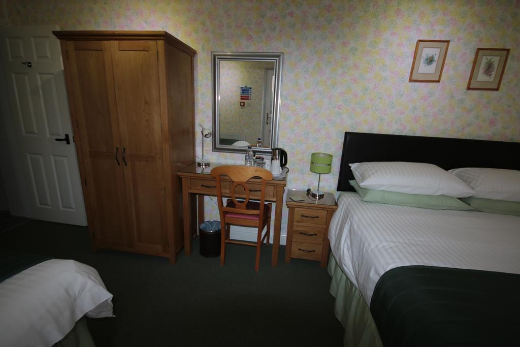 Eagles Guest House Lincoln Bagian luar foto